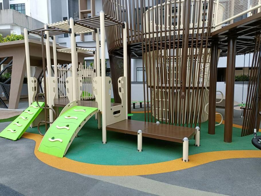 Cozy Sky Trees 4 Guests, Balcony, Netflix And Big Tv A08 Pangsapuri
