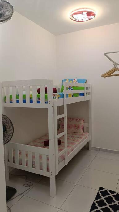 Pangsapuri Cozy Sky Trees 4 Guests, Balcony, Netflix And Big Tv A08