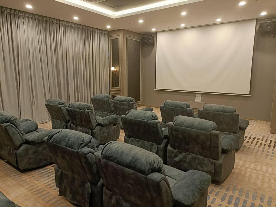 Cozy Sky Trees 4 Guests, Balcony, Netflix And Big Tv A08 Apartment Johor Bahru
