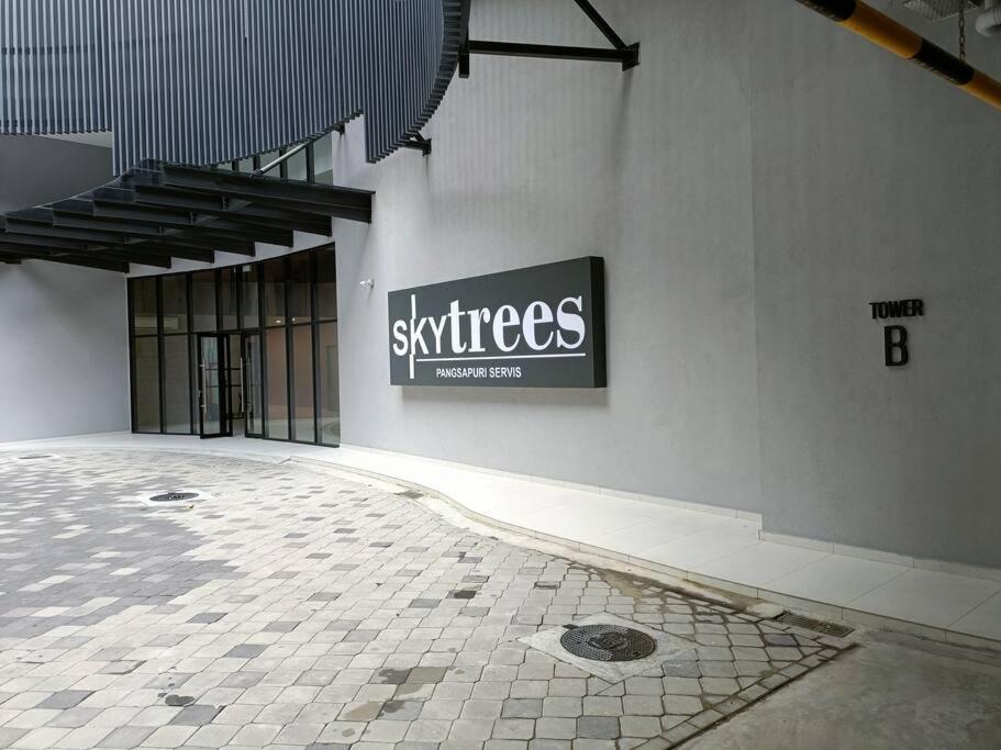 Cozy Sky Trees 4 Guests, Balcony, Netflix And Big Tv A08 Apartment *