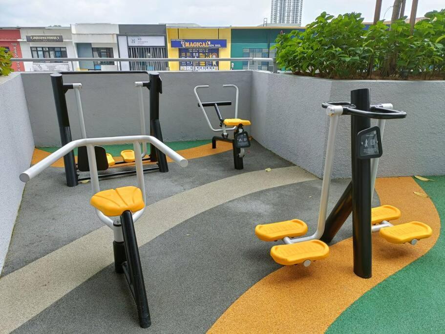 Apartment Cozy Sky Trees 4 Guests, Balcony, Netflix And Big Tv A08 Johor Bahru