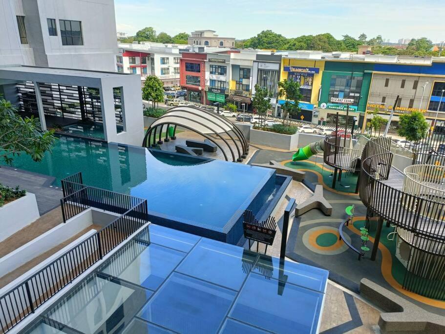 Apartment Cozy Sky Trees 4 Guests, Balcony, Netflix And Big Tv A08