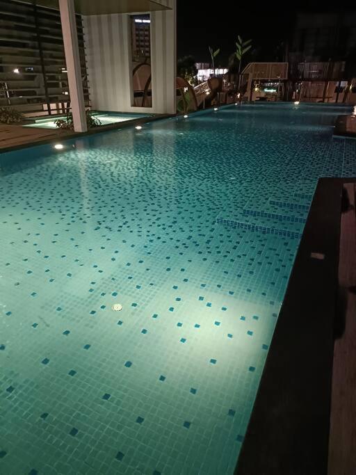 Cozy Sky Trees 4 Guests, Balcony, Netflix And Big Tv A08 * Johor Bahru